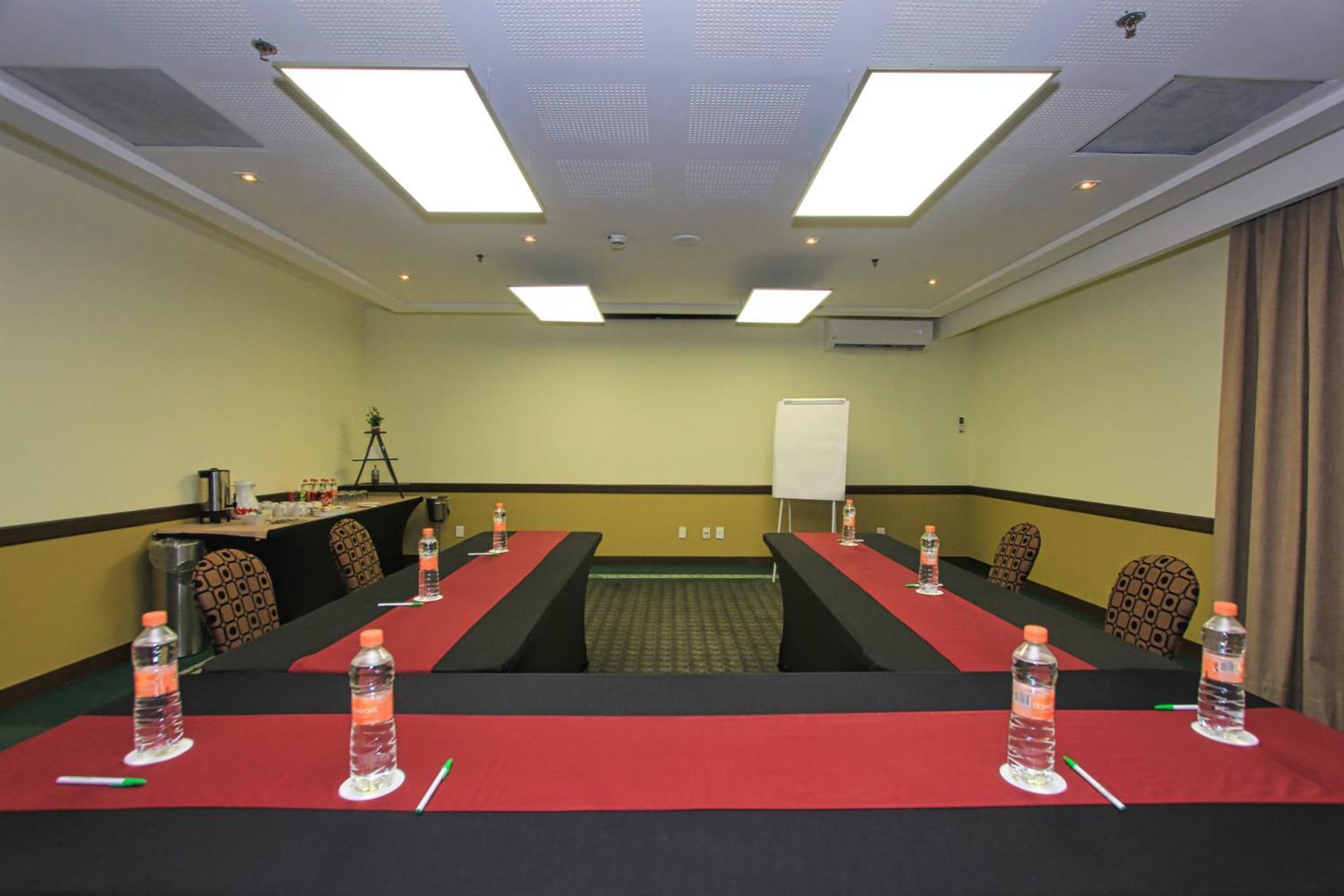 Holiday Inn Leon By Ihg Exteriér fotografie